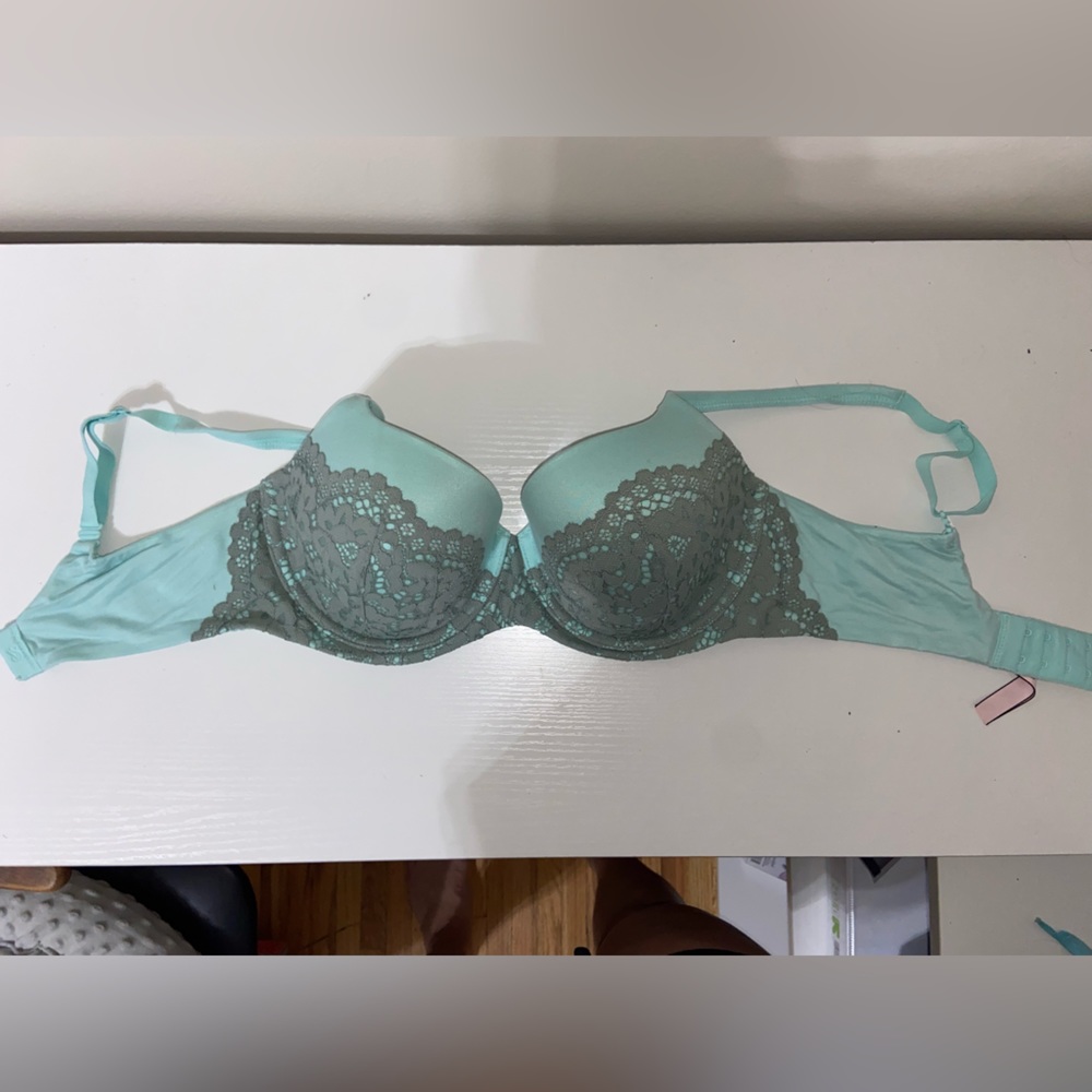 34DD Victorias Secret bra